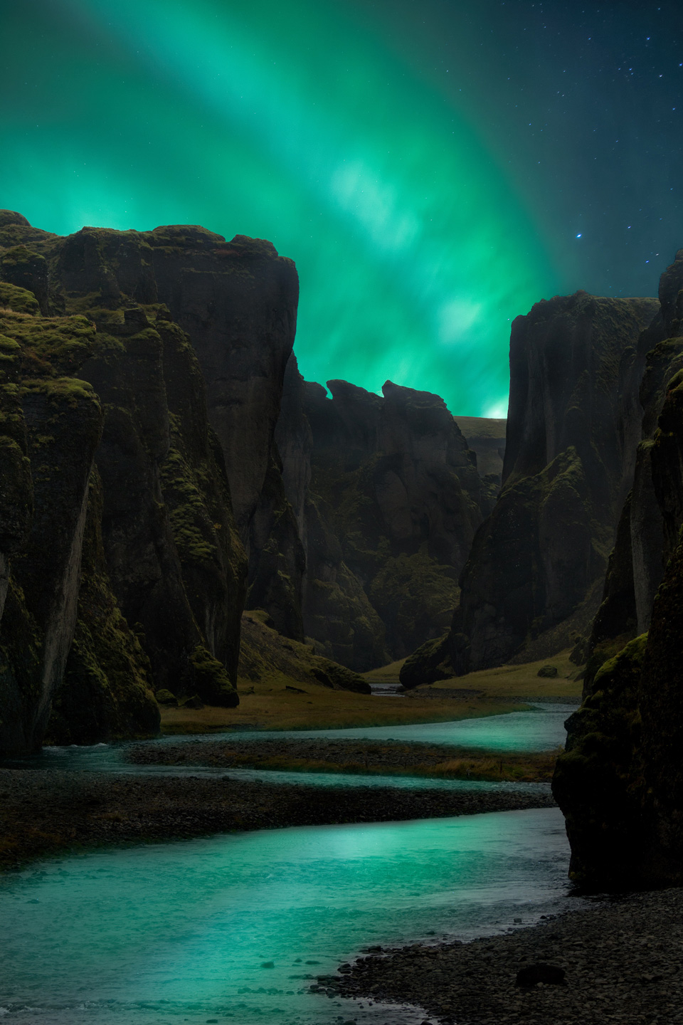 Aurora   Cliffs   Af   Mikkel   Beiter