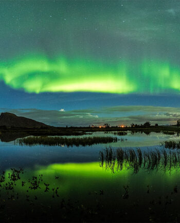 Auroras   Over   The   Pond   Af   Frank   Olsen