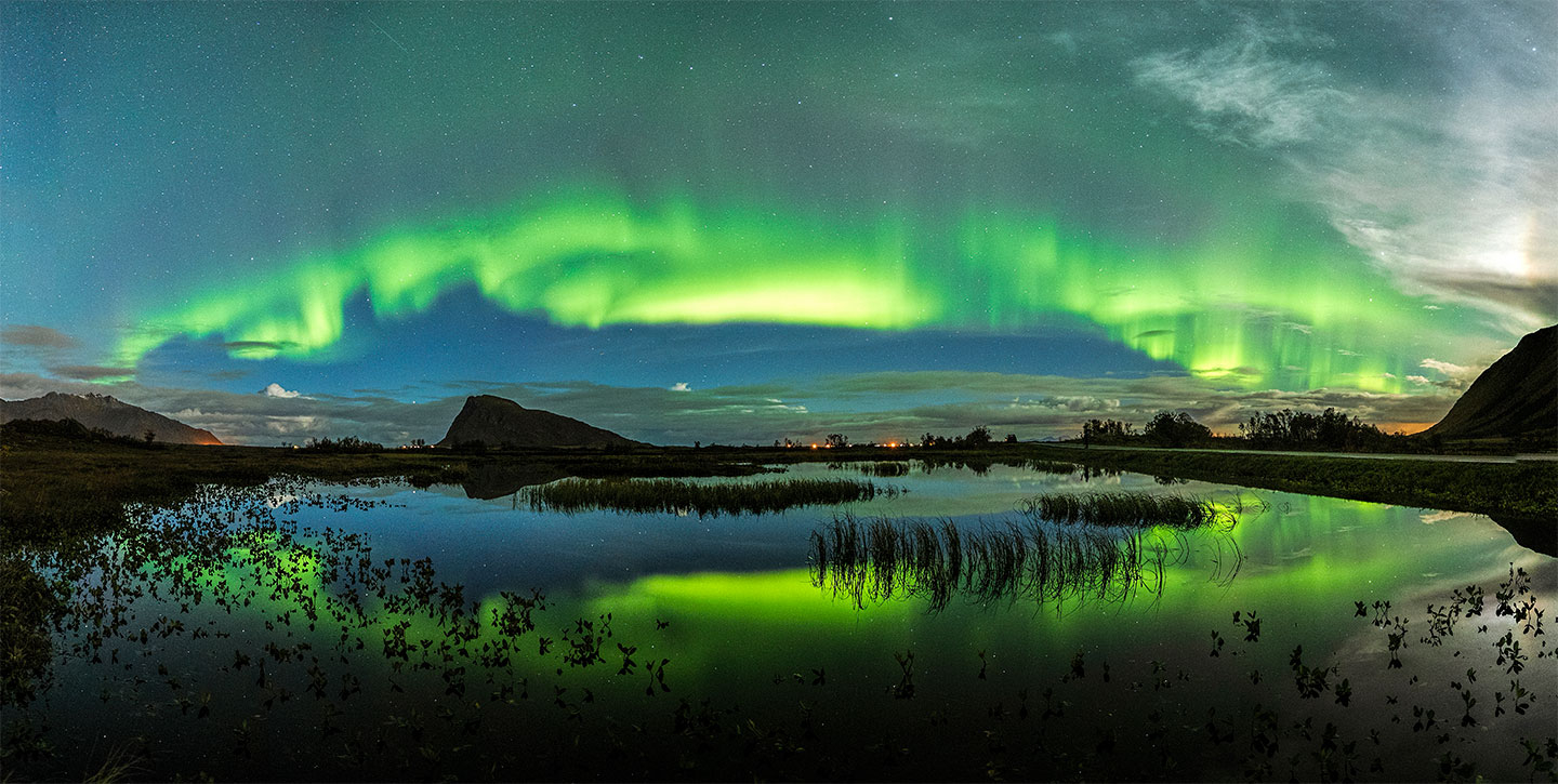Auroras   Over   The   Pond   Af   Frank   Olsen
