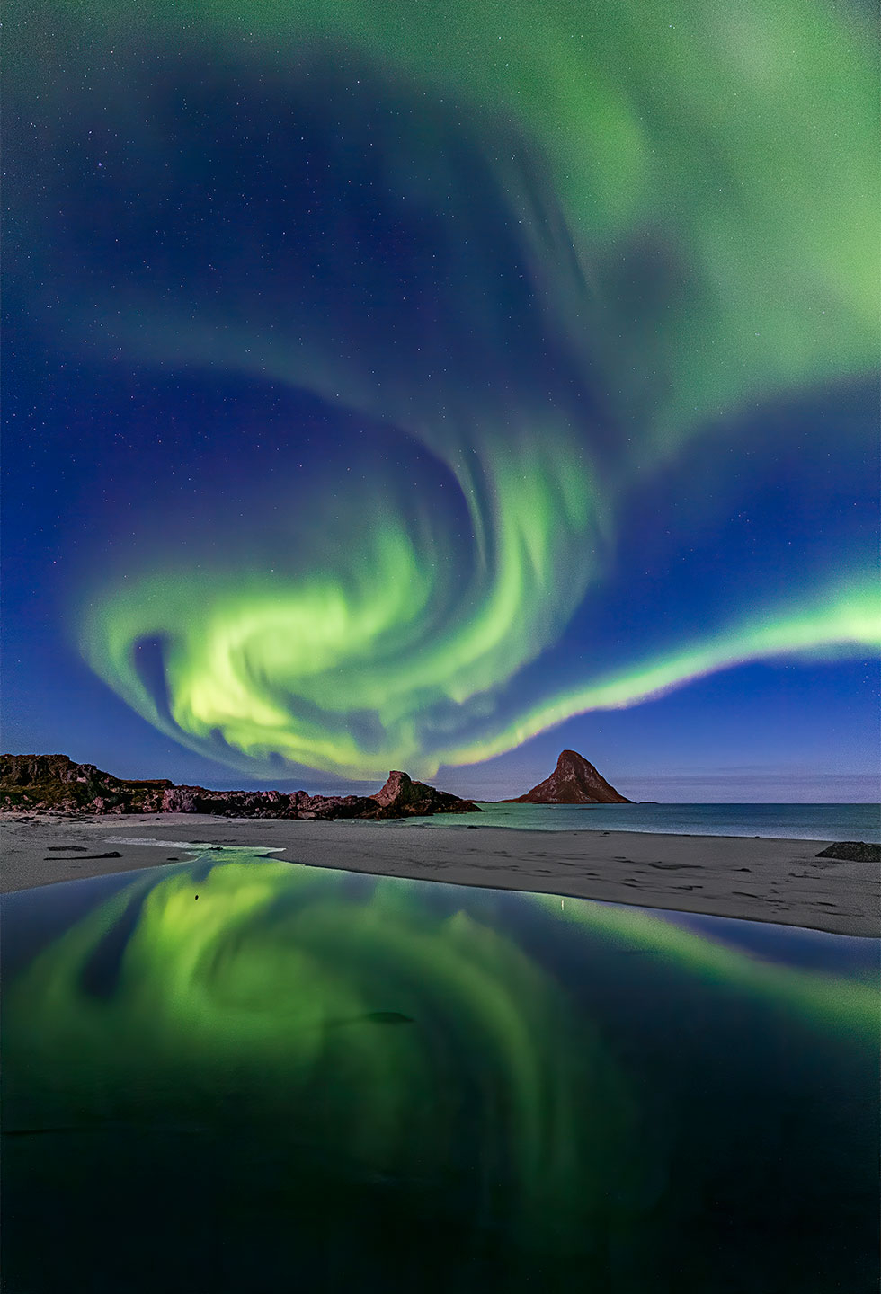 Bleik   Island   Af   Frank   Olsen
