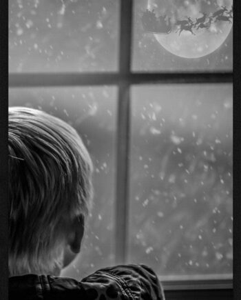 Dreng   Ved   Vindue   Juleplakat