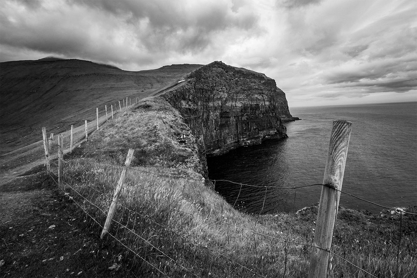Fences   Near   Gjoì   Gv   Af   Rasmus   Gundorff   Sæderup