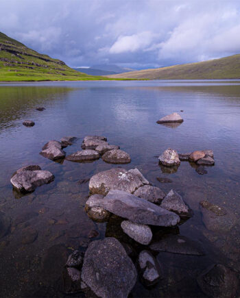 Lake   By   Sørvaì   Gsvatn   Af   Rasmus   Gundorff   Sæderup