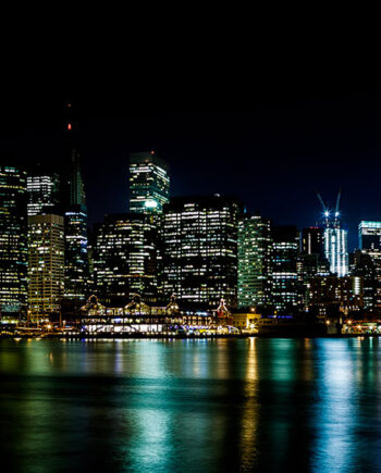 Manhattan   Skyline   By   Night   Af   Per   Sørensen