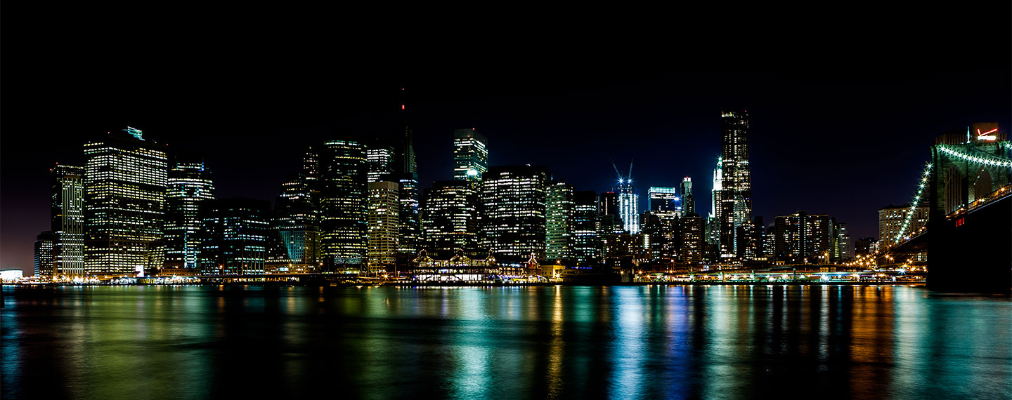 Manhattan   Skyline   By   Night   Af   Per   Sørensen