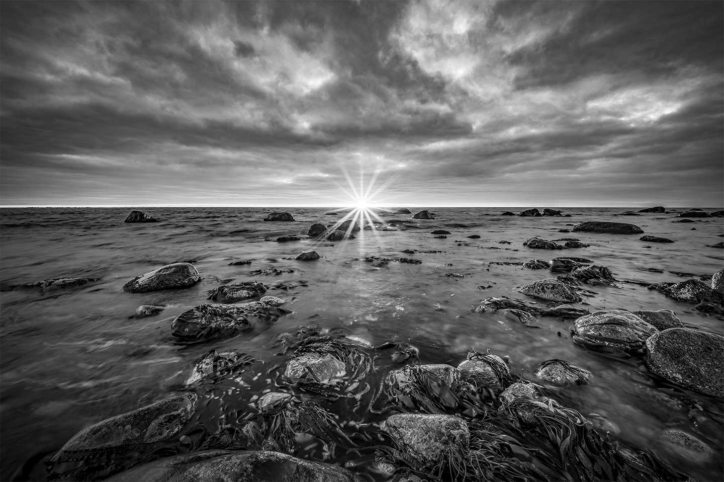 Monochrome   Sunset   Af   Cato   Johan   Rød   Photography