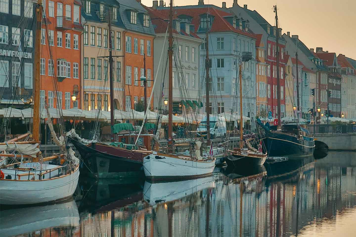 Nyhavn   Reflection   Af   Helle   Christensen