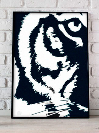 Plakat   Med   Tigeransigt   21   X   29        A4    Kr    199  -