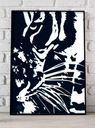 Plakat   Med   Tigerøje   21   X   29        A4    Kr    199  -