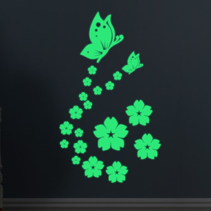 Selvlysende Wallsticker Med Elegante Sommerfugle Og Flotte Blomster 20 Stk I Alt