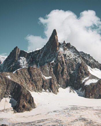 Spiky   Mountains   In   The   Alps   Af   Rasmus   Gundorff   Sæderup