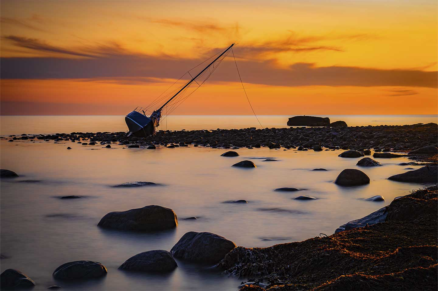 Stranded   At   Sunset   Af   Cato   Johan   Rød   Photography