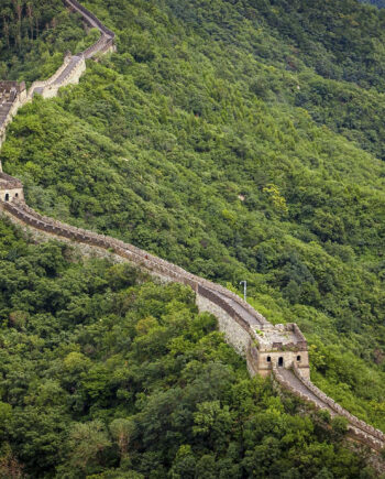 The   Great   Wall   Of   China   Cutting   Through   The   Landscape   Af   Rasmus   Gundorff   Sæderup